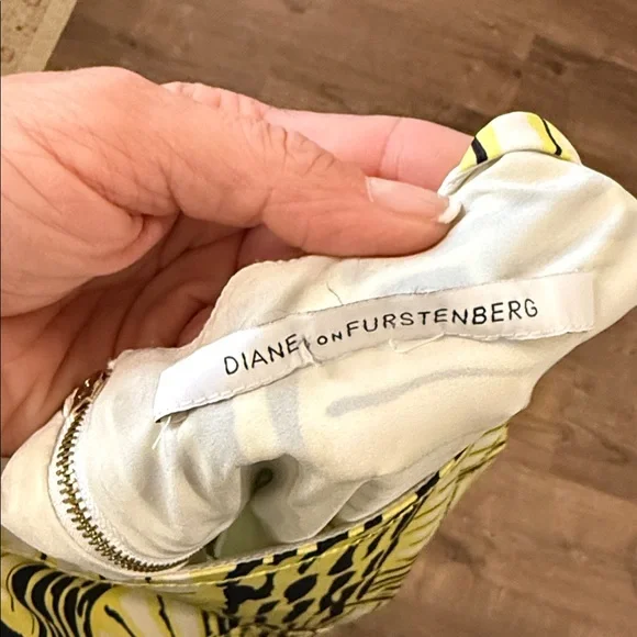 Diane Von Furstenberg Hayley Geometric Print Dress Size 10 - silk - Picture 7 of 8